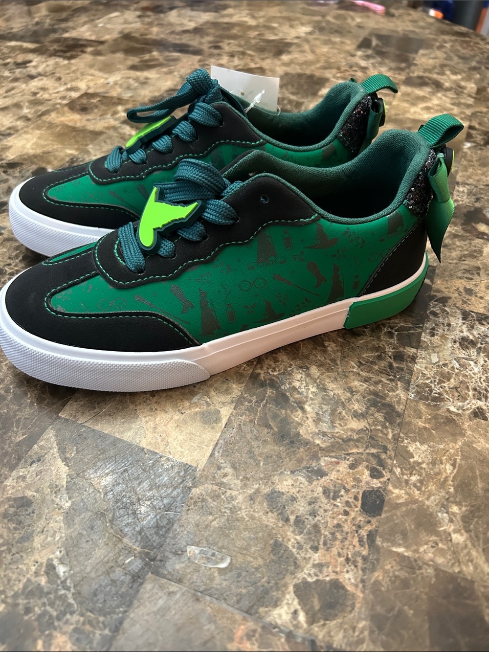 NEW 🆕 Groundup x Wicked Elphaba Thropp Limited Edition Girls Sneakers